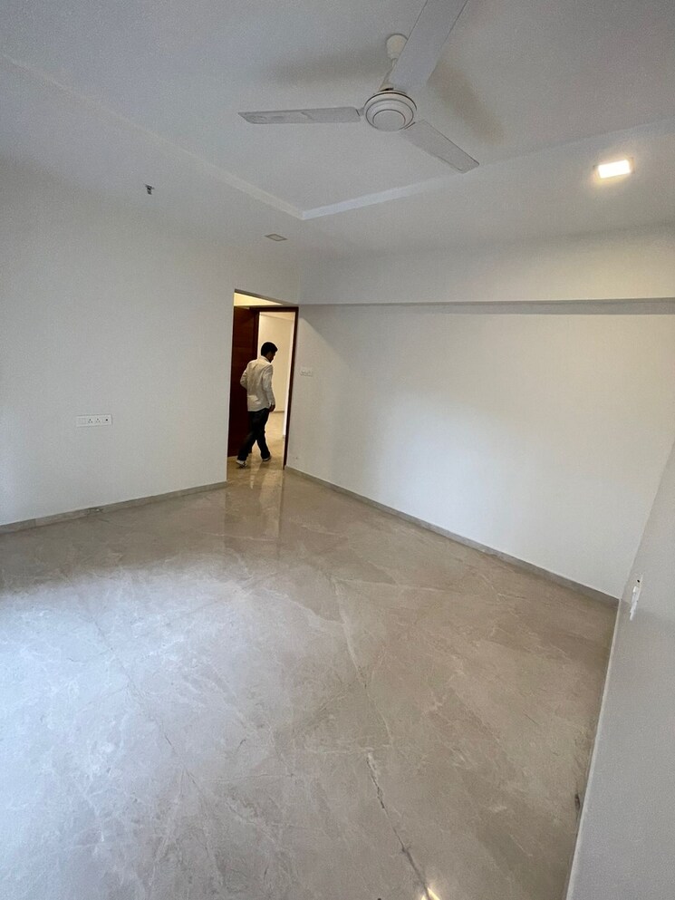 Room, khar west 3 Bedroom 1200 Sq.Ft. Apartment In Khar West Mumbai 9271509