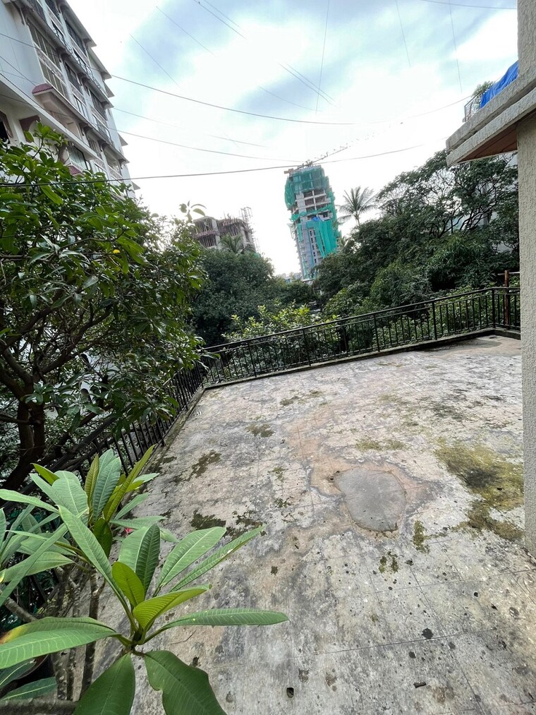 Terrace, khar west 3 Bedroom 1200 Sq.Ft. Apartment In Khar West Mumbai 9271509