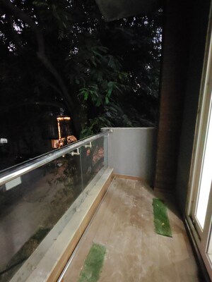 Balcony in 3 BHK Builder Floor at Sushant Lok 2, Sector 57 – for Rent