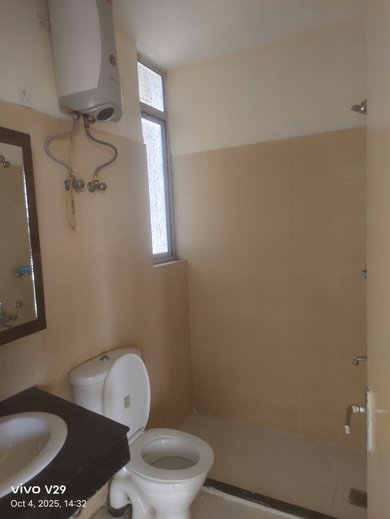 Bathroom, pioneer-park-phase-1 2 Bedroom 1200 Sq.Ft. Apartment In Sector 61 Gurgaon 9271537