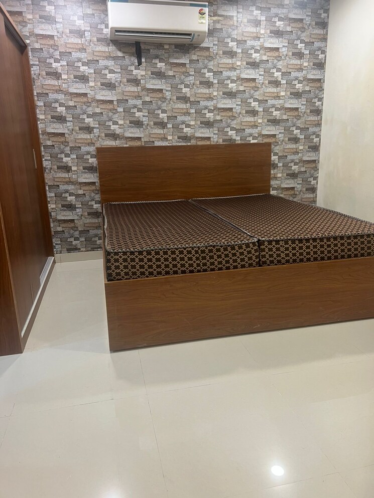 Bedroom, vip road 1 Bedroom 900 Sq.Ft. Apartment In Vip Road Zirakpur 9271552