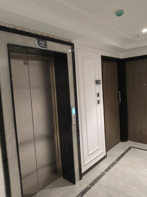 Lift in 2 BHK Apartment at Nahar Amaryllis Towers and Plaza, Chandivali – for Rent