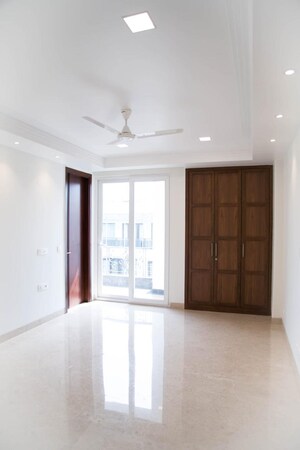 Room in 4 BHK Builder Floor at Boutique Residential Apartments A 3 2, Vasant Vihar – for Rent