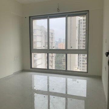Room in 3 BHK Apartment at Babhai Naka – for Rent