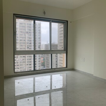 Room in 3 BHK Apartment at Babhai Naka – for Rent