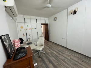 Team Area in 3 BHK Apartment at Shree Sundaram, Andheri West – for Sale