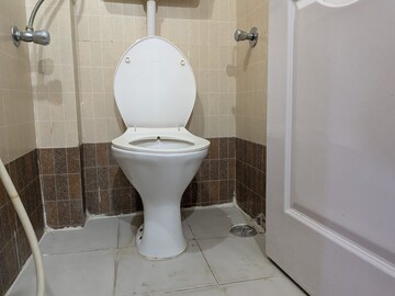Bathroom in 2 BHK Apartment at Lakeshore Heights, Powai – for Rent