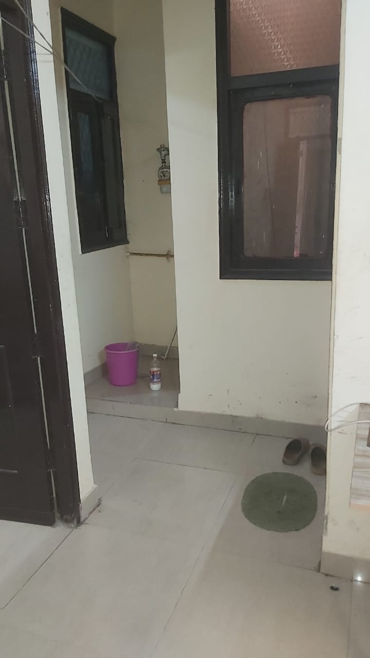 Bathroom, mayur vihar 1 RK 300 Sq.Ft. Builder Floor In Mayur Vihar Delhi 9271625
