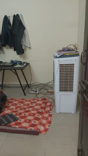 Master Bedroom in 1 RK Builder Floor at Mayur Vihar – for Rent