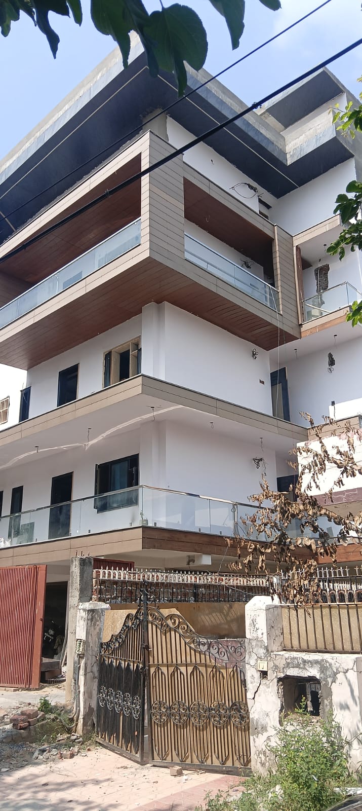 3.5 BHK + Pooja Room Builder Floor For Sale in Builder Floor 