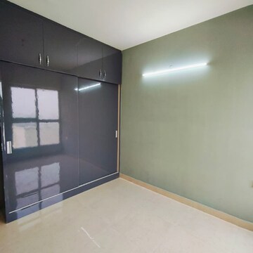 Room in 2 BHK Apartment at Signature Global Proxima, Sector 89 – for Rent