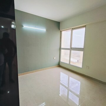 Room in 2 BHK Apartment at Signature Global Proxima, Sector 89 – for Rent