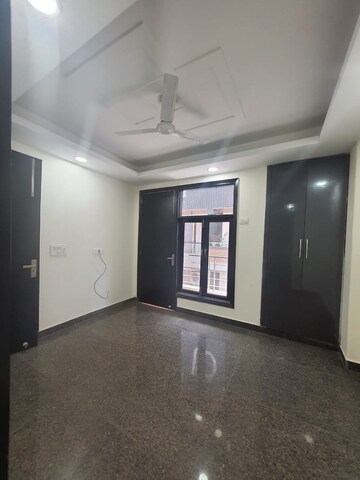 Room in 3 BHK Builder Floor at Chattarpur – for Rent