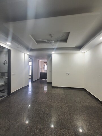 Room in 3 BHK Builder Floor at Chattarpur – for Rent