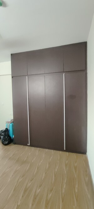 Furnished Amenities in 2.5 BHK Apartment at Prestige Misty Waters, Hebbal – for Rent