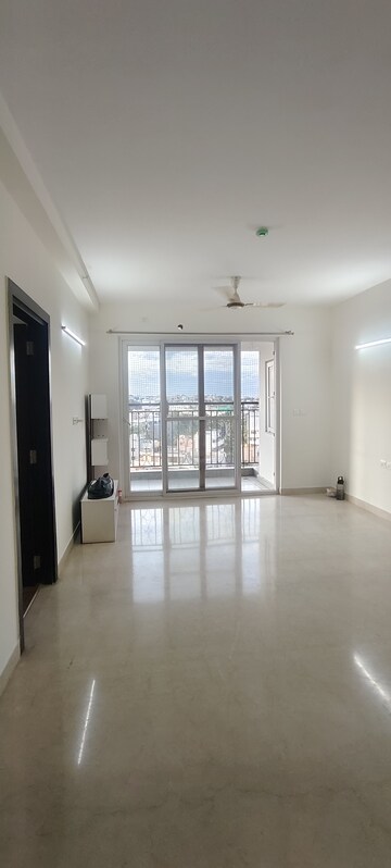 Room in 2 BHK Apartment at Aryan Pebble Bay, Thanisandra – for Rent