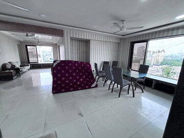 Team Area in 2 BHK Apartment at Mangal Kunj, Khar West – for Rent