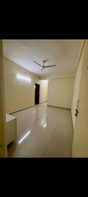Room in 2 BHK Apartment at Pyramid Pride, Sector 76 – for Rent