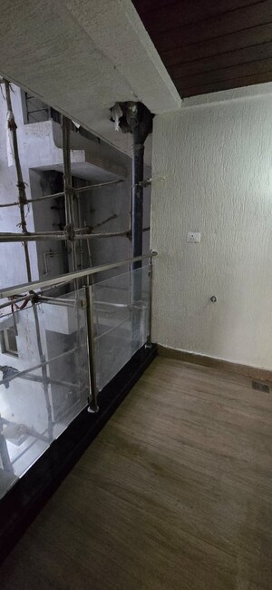 Balcony in 2 BHK Apartment at Chembur – for Rent