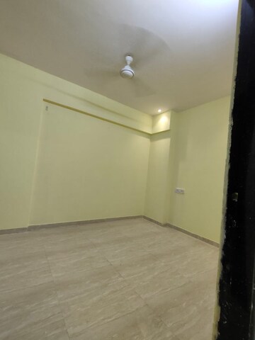 Room in 1 BHK Apartment at Mohini Tower, Khar West – for Rent