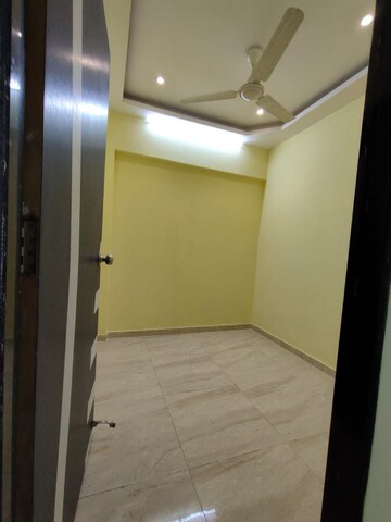 Room in 1 BHK Apartment at Mohini Tower, Khar West – for Rent