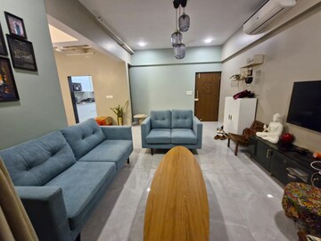 Team Area in 3 BHK Apartment at Grandeur Tower, Borivali East – for Rent