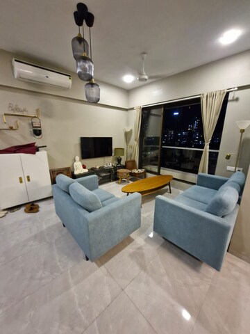Team Area in 3 BHK Apartment at Grandeur Tower, Borivali East – for Rent