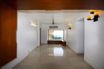 Room in 2 BHK Apartment at Dharam Jyot Apartment Bandra, Bandra West – for Rent