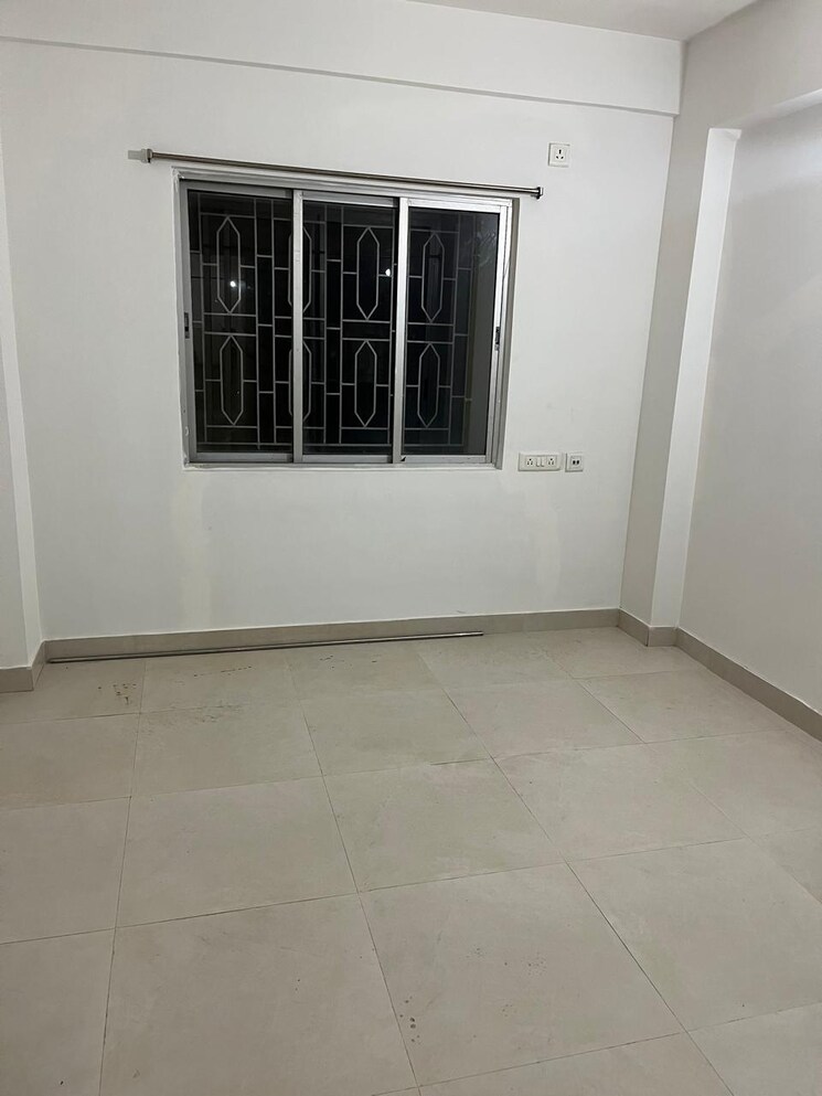 Room, diamond park 3 Bedroom 1288 Sq.Ft. Apartment In Diamond Park Kolkata 9271749