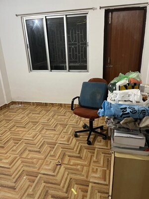 Room in 3 BHK Apartment at Diamond Park – for Sale