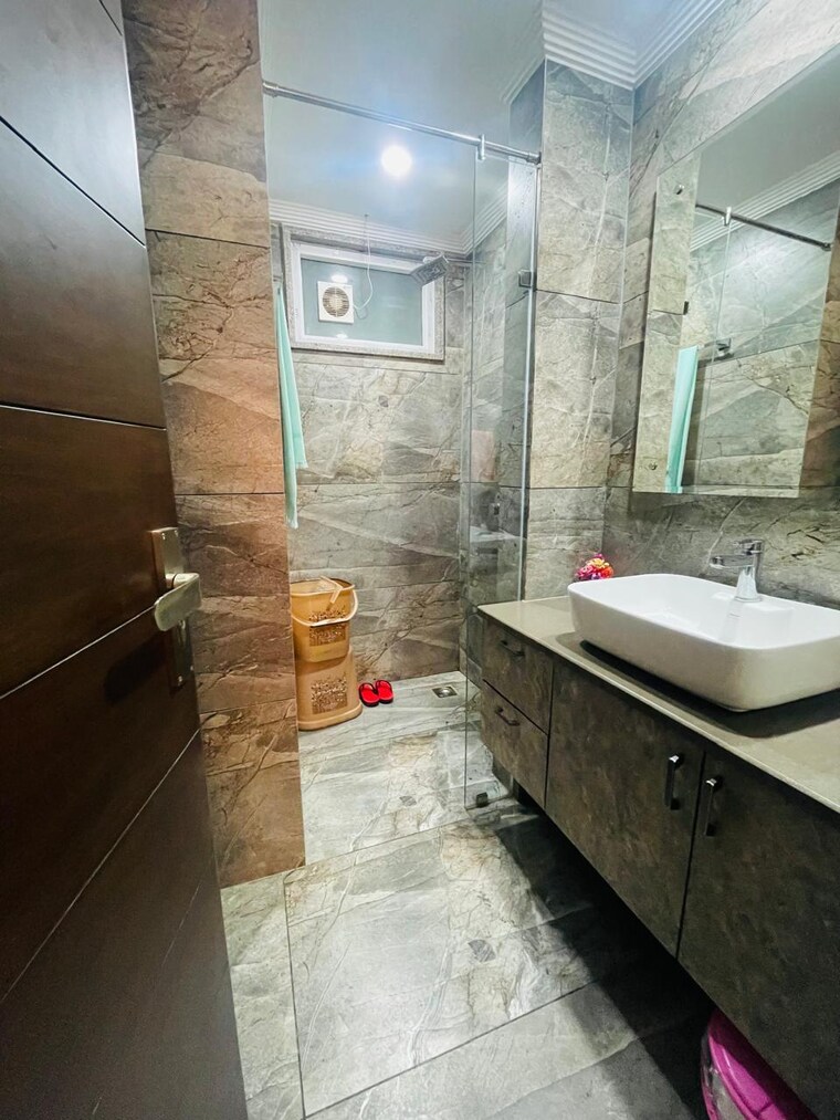 Bathroom, ansal-sushant-lok-i 3.5 Bedroom 300 Sq.Yd. Builder Floor In Sector 43 Gurgaon 9271763