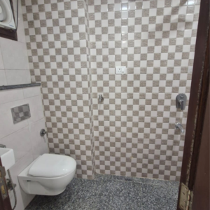 Bathroom in 1 BHK Builder Floor at Malviya Nagar – for Rent