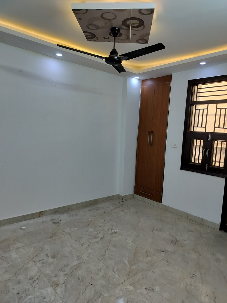 Room, sector 15 dwarka 3 Bedroom 1250 Sq.Ft. Builder Floor In Sector 15 Dwarka Delhi 9271769