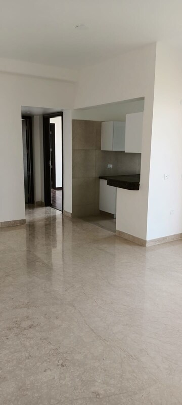 Room in 2.5 BHK Apartment at ROF Amaltas, Sector 92 – for Rent