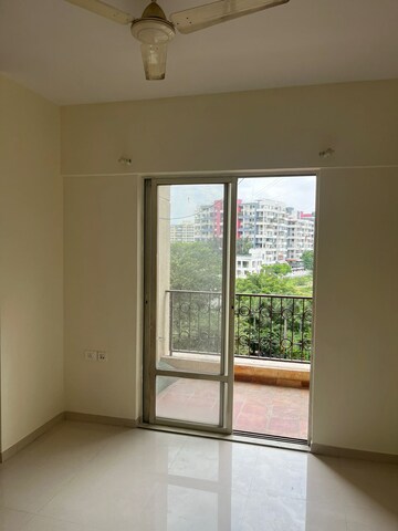 Room in 1 BHK Apartment at Nyati Evita, Dhanori – for Sale