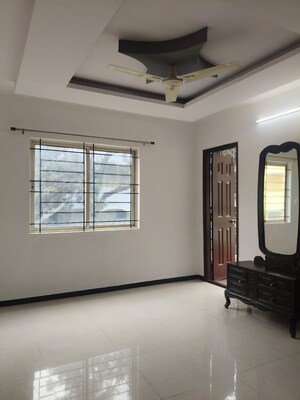 Room in 3 BHK Apartment at Indiranagar – for Rent