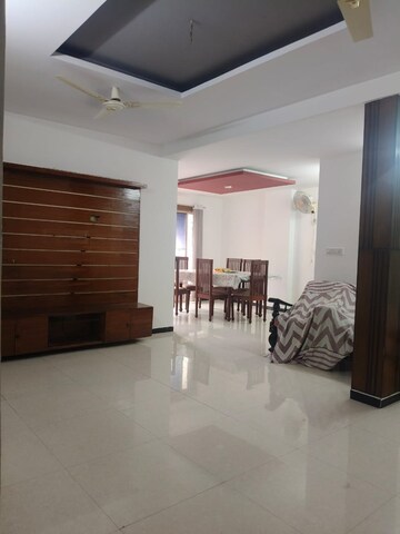 Room in 3 BHK Apartment at Indiranagar – for Rent