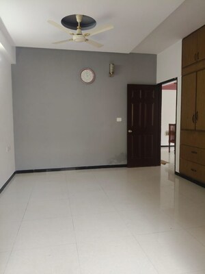 Room in 3 BHK Apartment at Indiranagar – for Rent
