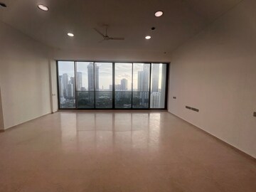Room in 4 BHK Apartment at Rustomjee Crown, Prabhadevi – for Rent