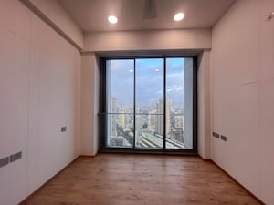 Room in 4 BHK Apartment at Rustomjee Crown, Prabhadevi – for Rent