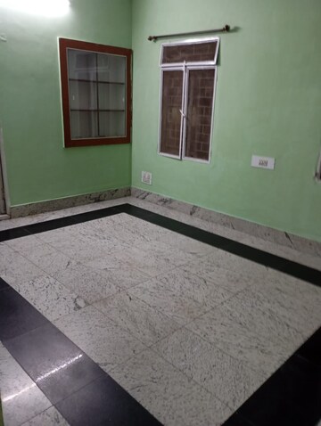 Room in 3 BHK Builder Floor at Indiranagar – for Rent