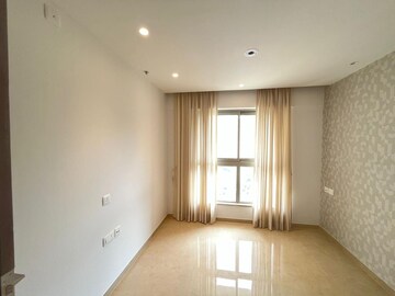 Master Bedroom in 2 BHK Apartment at Hiranandani Highland, Powai – for Rent