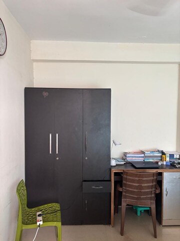 Furnished Amenities in 3 BHK Apartment at Omaxe R2, Gomti Nagar – for Sale