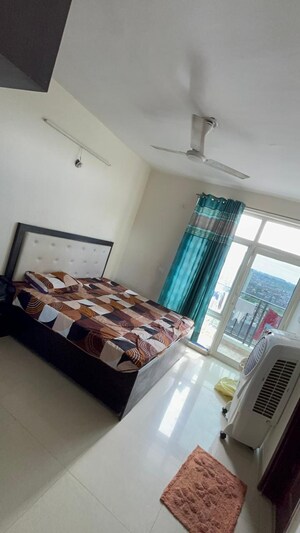 Furnished Amenities in 3 BHK Apartment at Omaxe R2, Gomti Nagar – for Sale
