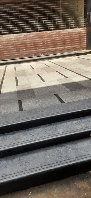  Showroom For Rent in Bandra West