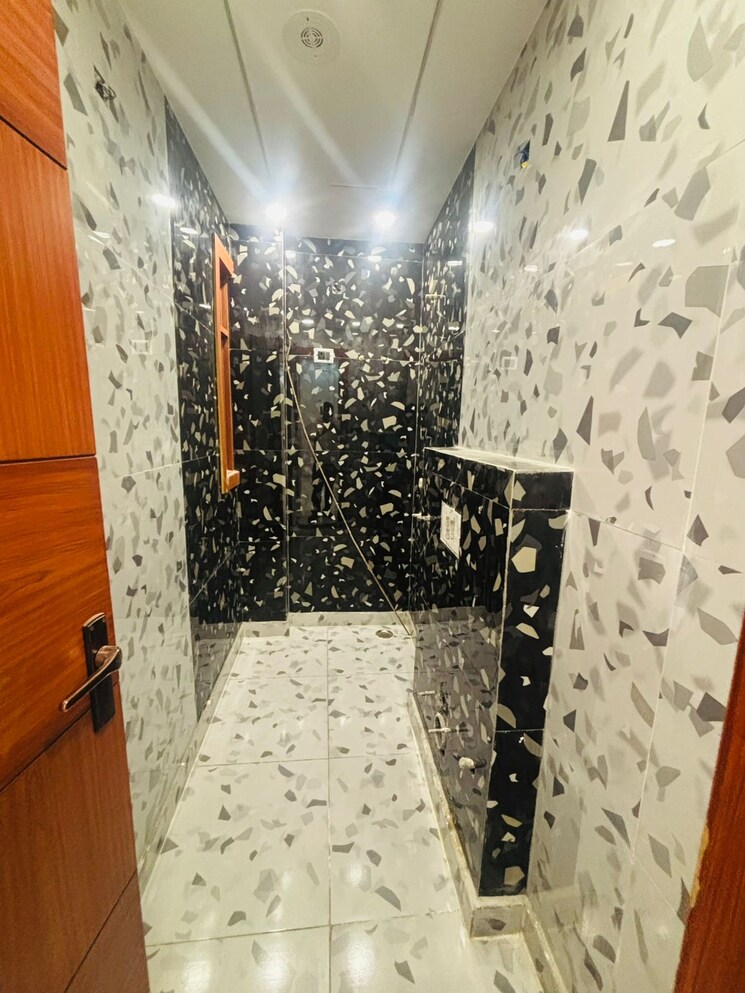 Other, sa-homes-i 4 Bedroom 1352 Sq.Ft. Builder Floor In Uttam Nagar Delhi 9271854