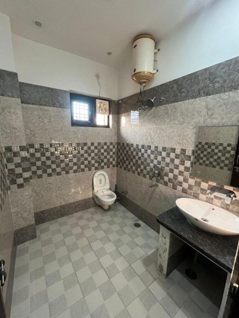 Bathroom, vasant vihar 2 Bedroom 1200 Sq.Ft. Builder Floor In Vasant Vihar Dehradun 9271871