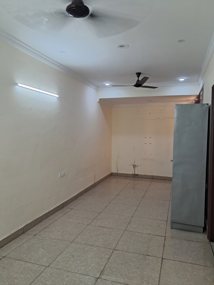 Room, noida-authority-apartment 2 Bedroom 360 Sq.Mt. Independent House In Sector 99 Noida 9271882