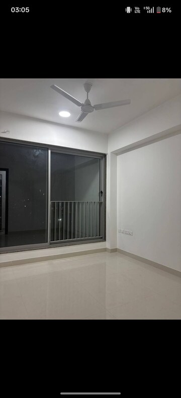 Room in 3 BHK Apartment at Sunteck City Avenue 4, Goregaon West – for Rent