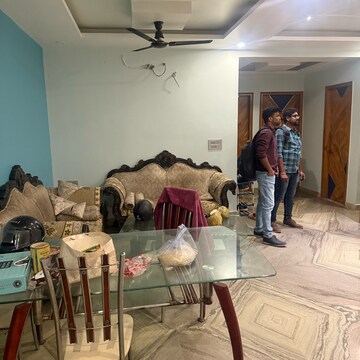 Living Room in 3.5 BHK Builder Floor at Sector 63a – for Rent